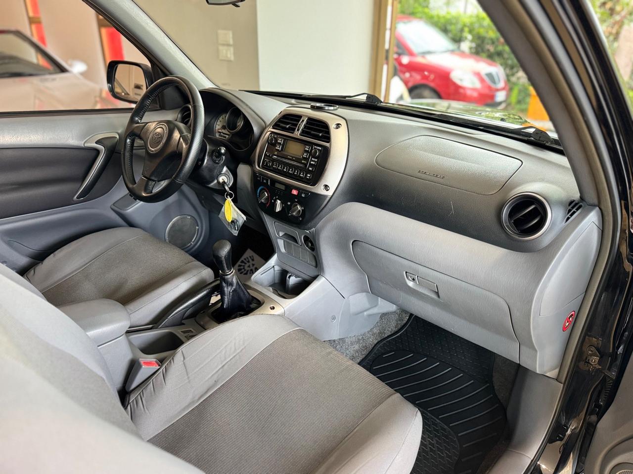 Toyota RAV 4 RAV4 2.0 Tdi D-4D cat 3 porte Sol