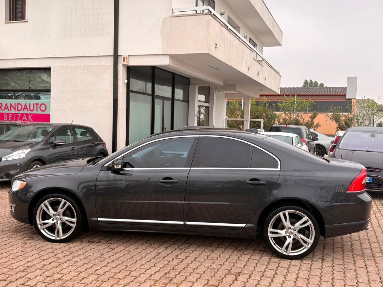 Volvo S80 2.4 D5 205 CV Geartronic Momentum