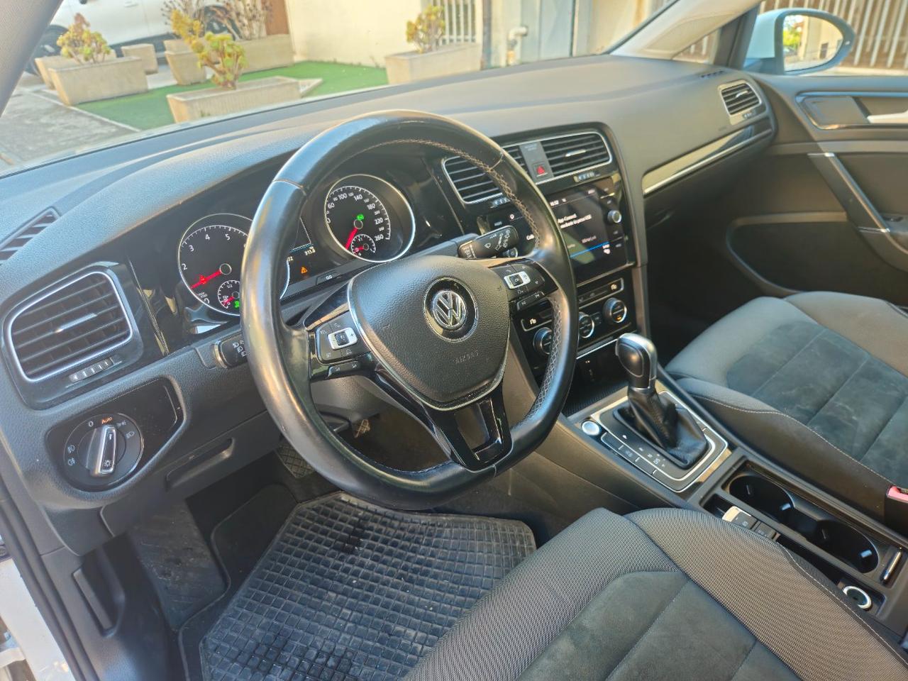 Volkswagen Golf Variant 1.4 TGI DSG EXECUTIVE BLUEMOTION