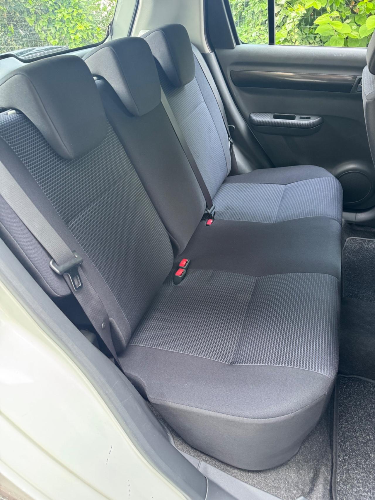 Suzuki Swift bianco perla idonea ai neopatentati