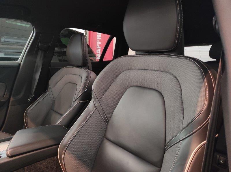 VOLVO V60 (2018-->) - V60 B4 (d) Geartronic R-Design