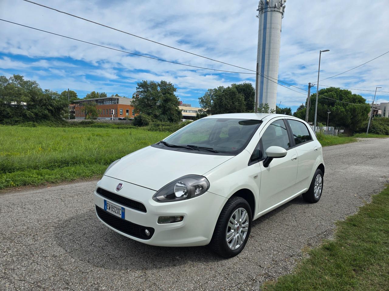 Fiat Punto 1.4 Natural Powver- Con GARANZIA - NEOPATENTATI