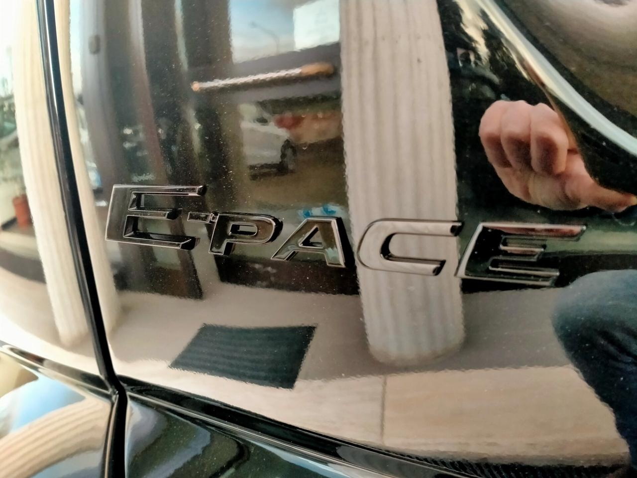 Jaguar E-Pace 20D MHEV AWD 204CV R-DYNAMIC BLACK DESIGN PACK LEGA20 LED PREMIUM