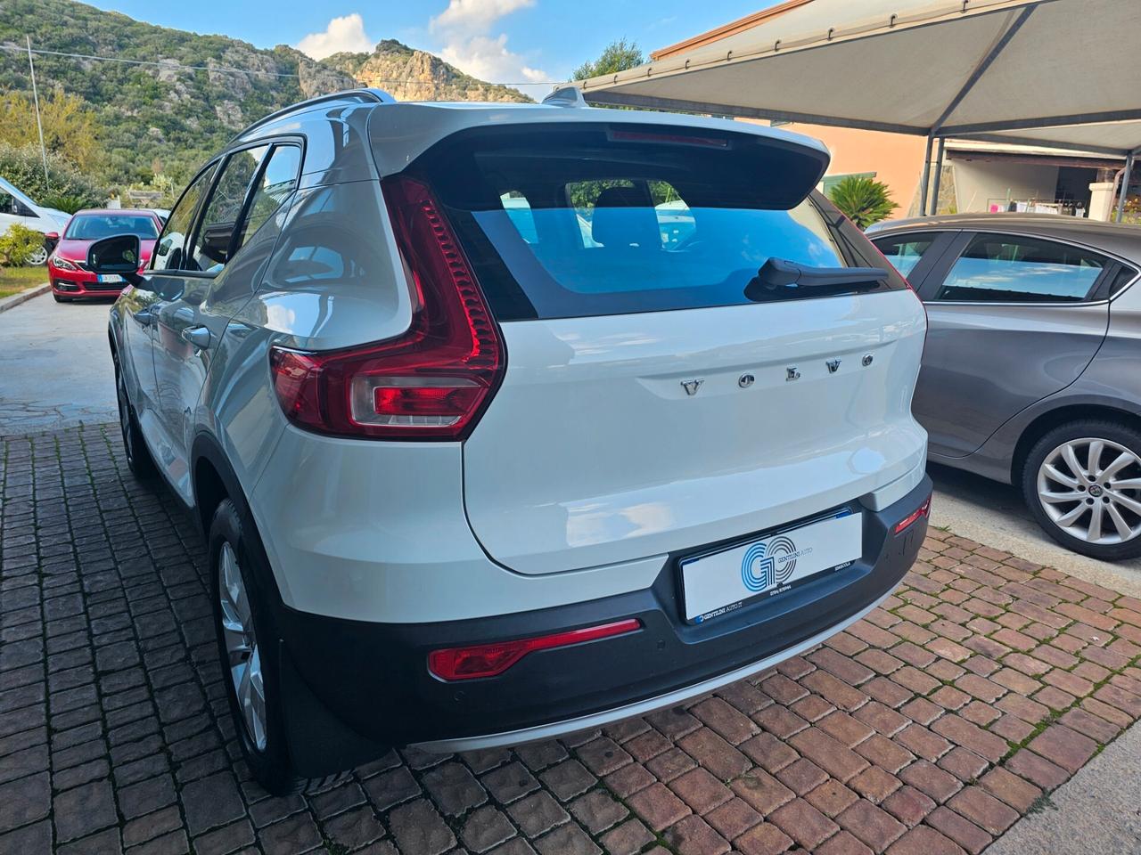 Volvo XC40 D3 AWD Geartronic Momentum Pro