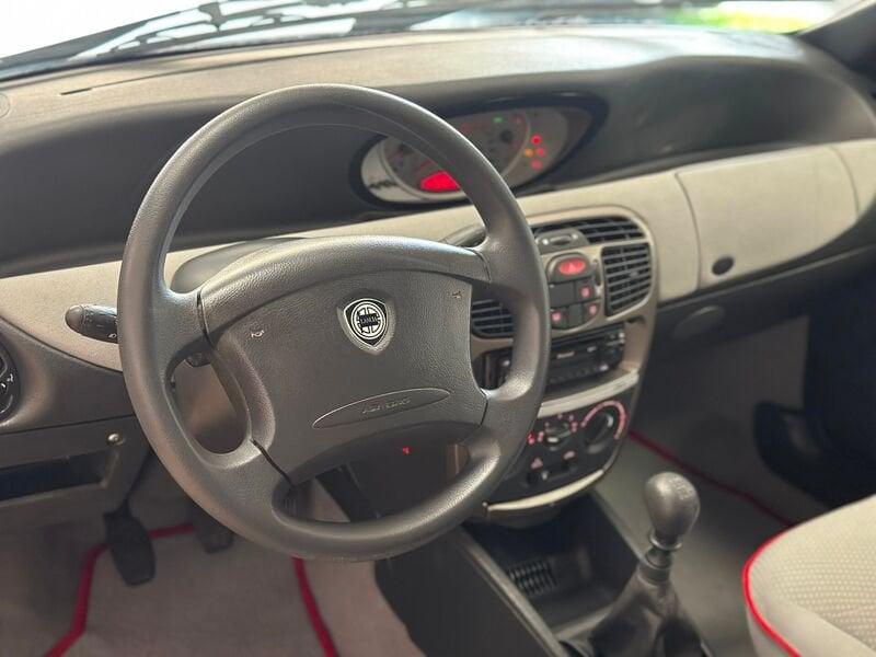 Lancia Y 1.2i 16V cat LS