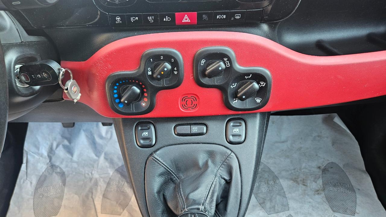 Fiat Panda 1.2 Lounge 69cv 5 POSTI-NEOPATENTATI