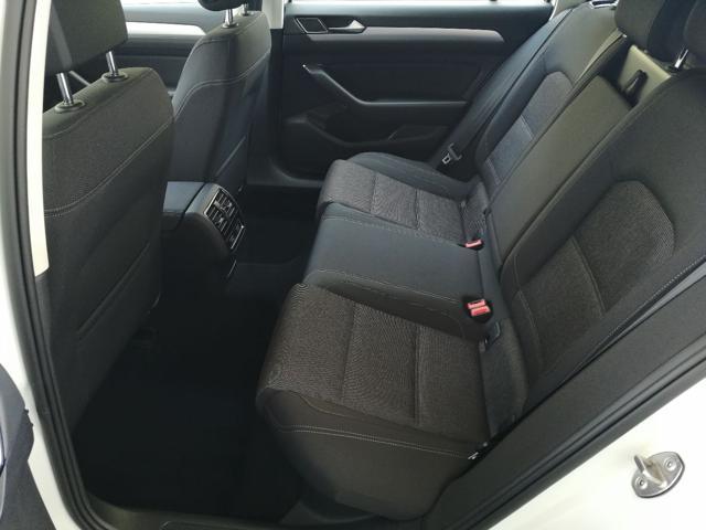 VOLKSWAGEN Passat Variant 2.0 TDI DSG Business BMT