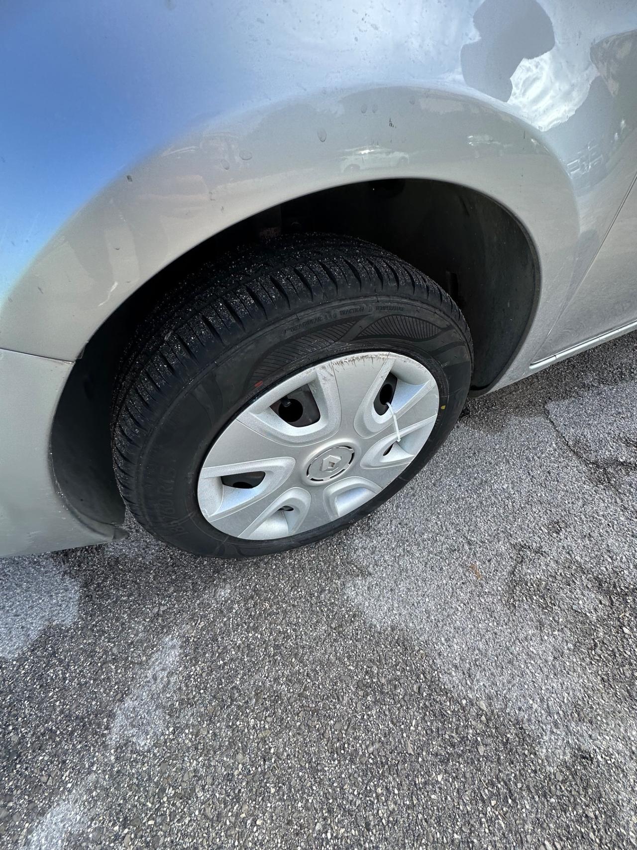 Renault Clio 1.2 16V 5 porte GPL Yahoo!