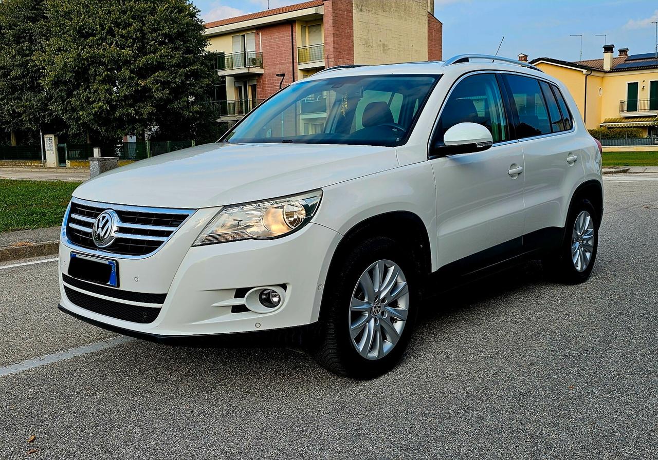 Volkswagen Tiguan 2.0 16V TDI DPF tiptronic Sport & Style (18°)