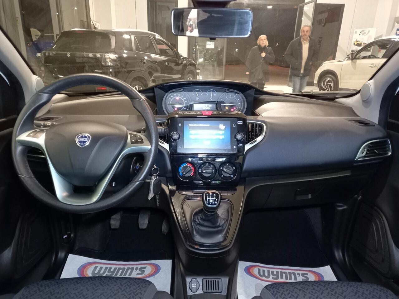 Lancia Ypsilon 1.0 HYBRID 12.000 km