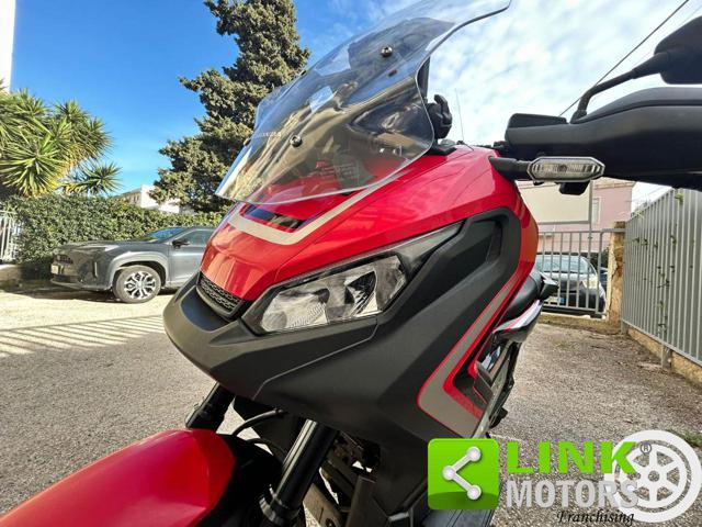 HONDA X-ADV 750 .