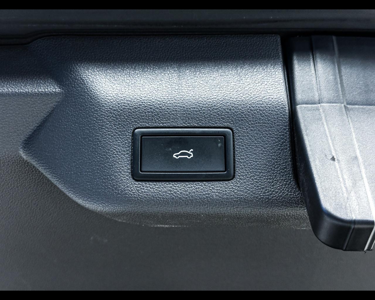 VOLKSWAGEN Multivan 7ª '21-> - Multivan 2.0 TDI 150CV DSG Space