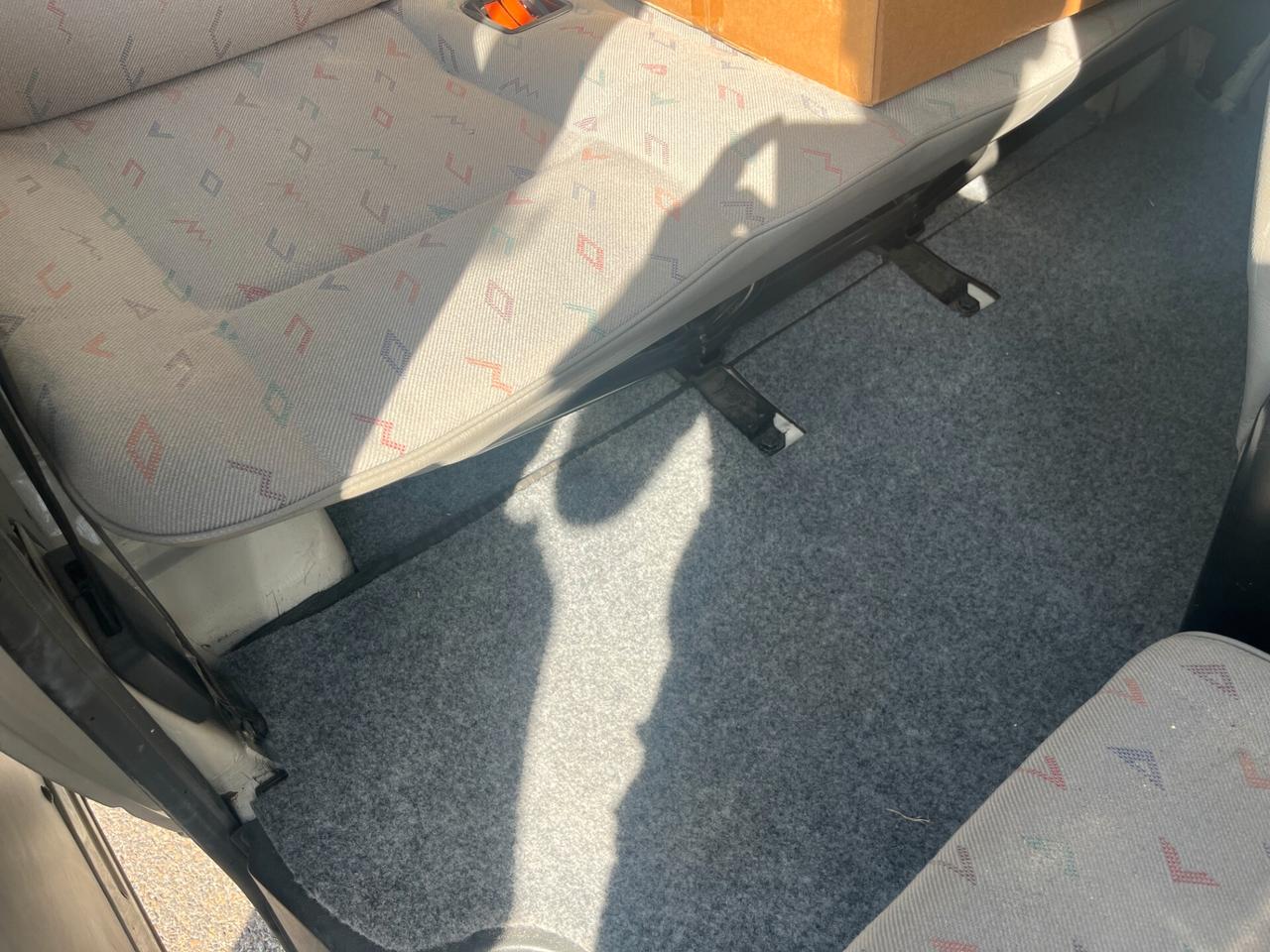 Volkswagen Transporter 2.5 TDI/88CV 9 posti autovettura