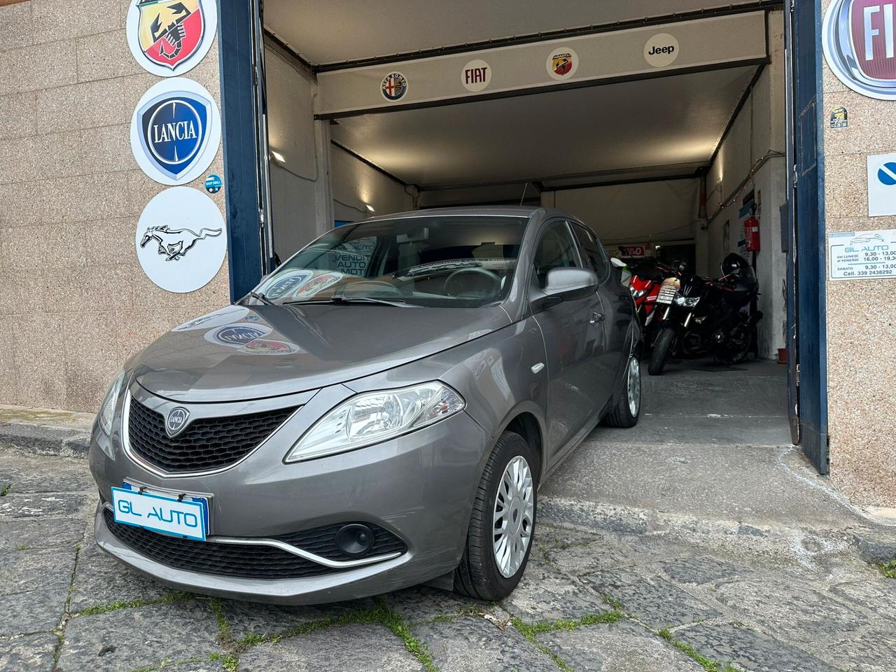 Lancia Ypsilon 1.2 69 CV 5 porte Silver