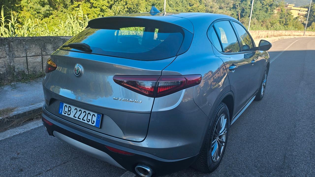 Alfa Romeo Stelvio 2.2 Turbodiesel 160 CV AT8 RWD