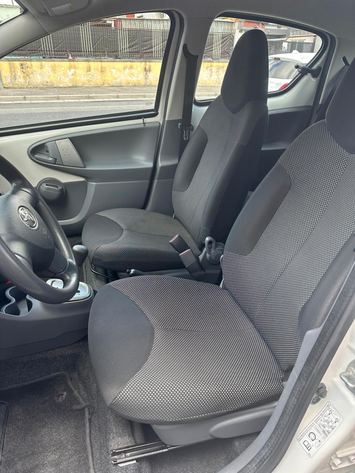 Toyota Aygo 1.0 12V VVT-i 5 porte Deep Ocean Connect