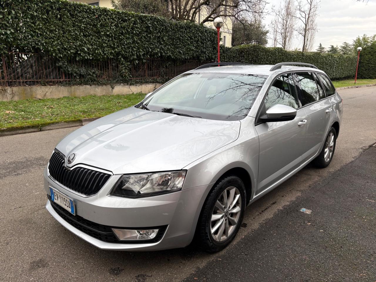 Skoda Octavia 1.6 TDI CR 105 CV DSG Wagon Elegance