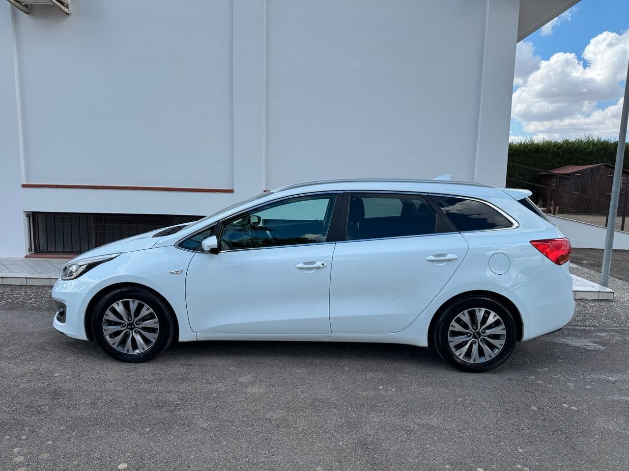 Kia Ceed AUTOCARRO N1 5POSTI