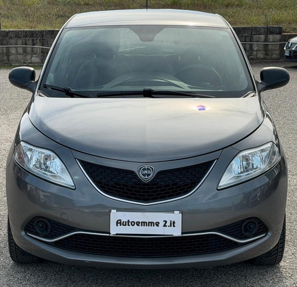 Lancia Ypsilon 1.2 69 CV 5 porte Silver