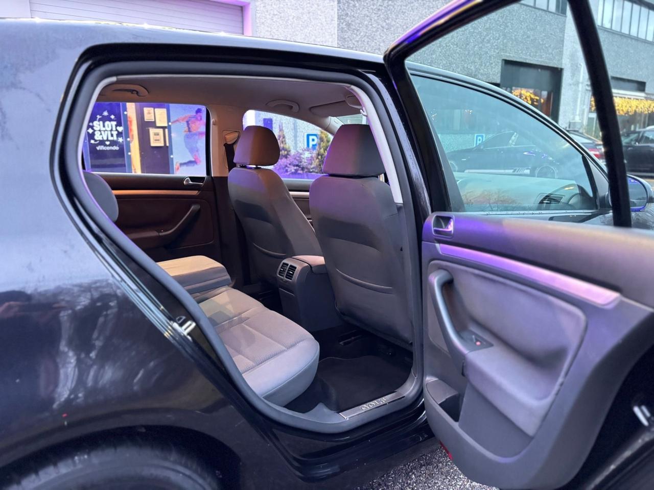 Volkswagen Golf Golf 1.6 16V FSI 5p. SOLO •51.000km•