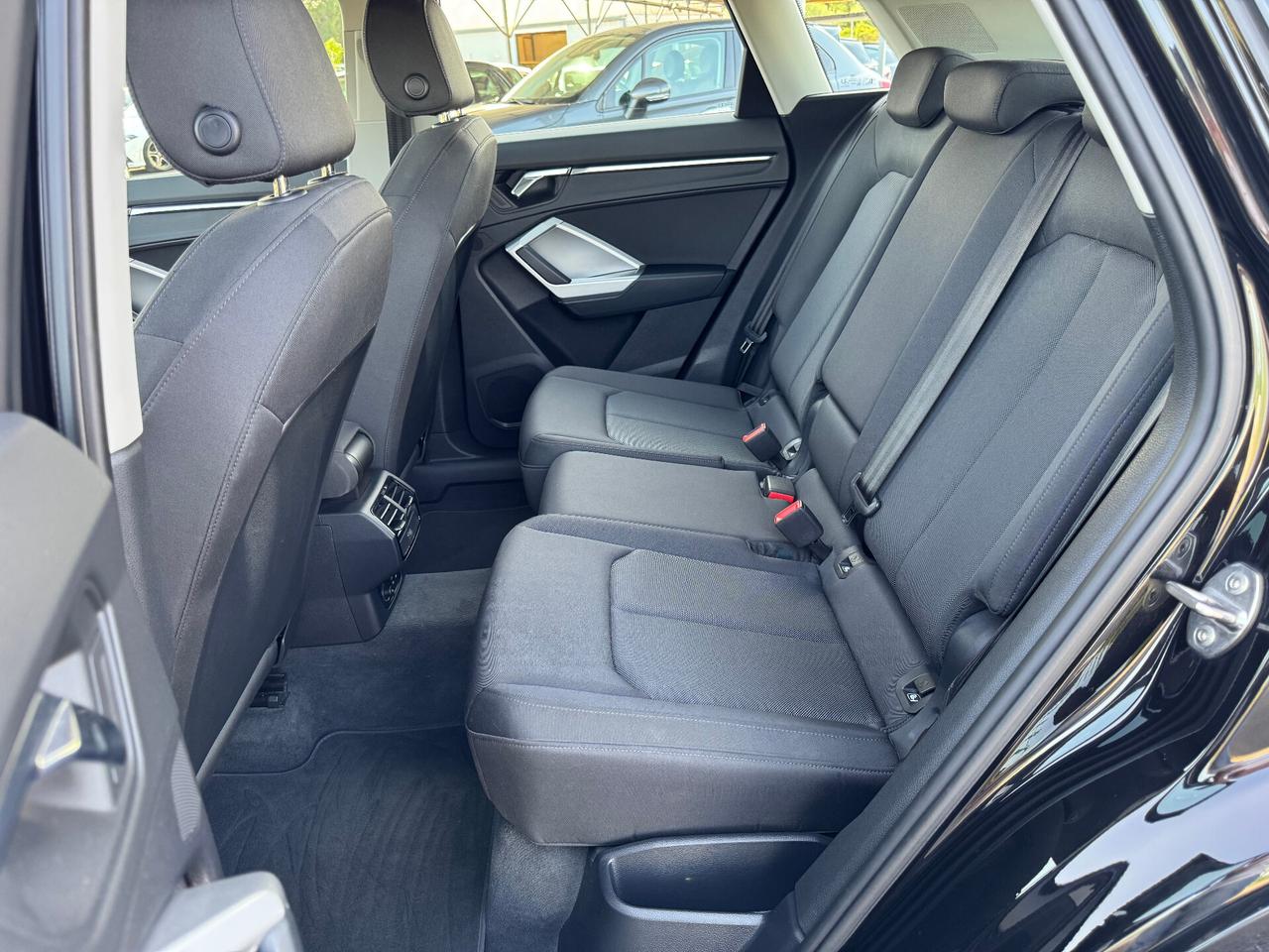 Audi Q3 35 TDI S tronic line edition