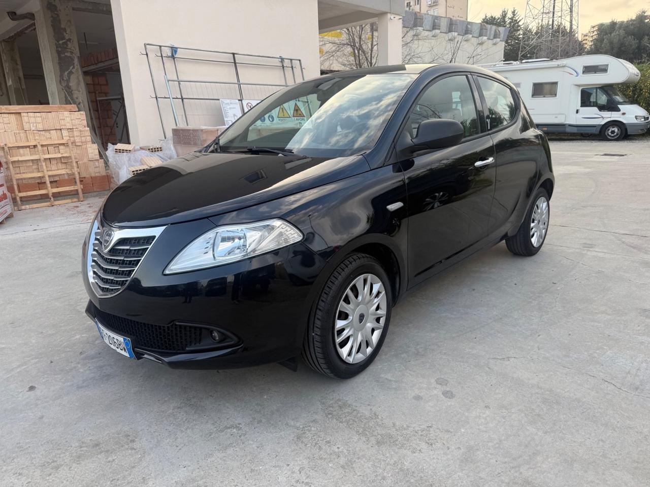 Lancia Ypsilon 1.2 69 CV 5 porte Platinum