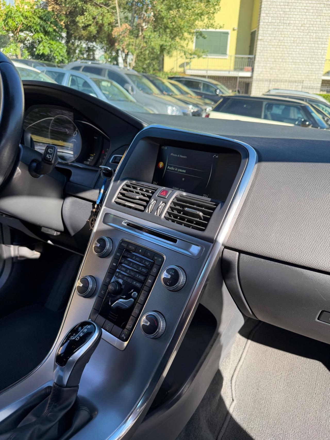 Volvo XC60 D4 AWD MOMENTUM 4x4 KMCERT GARANZ