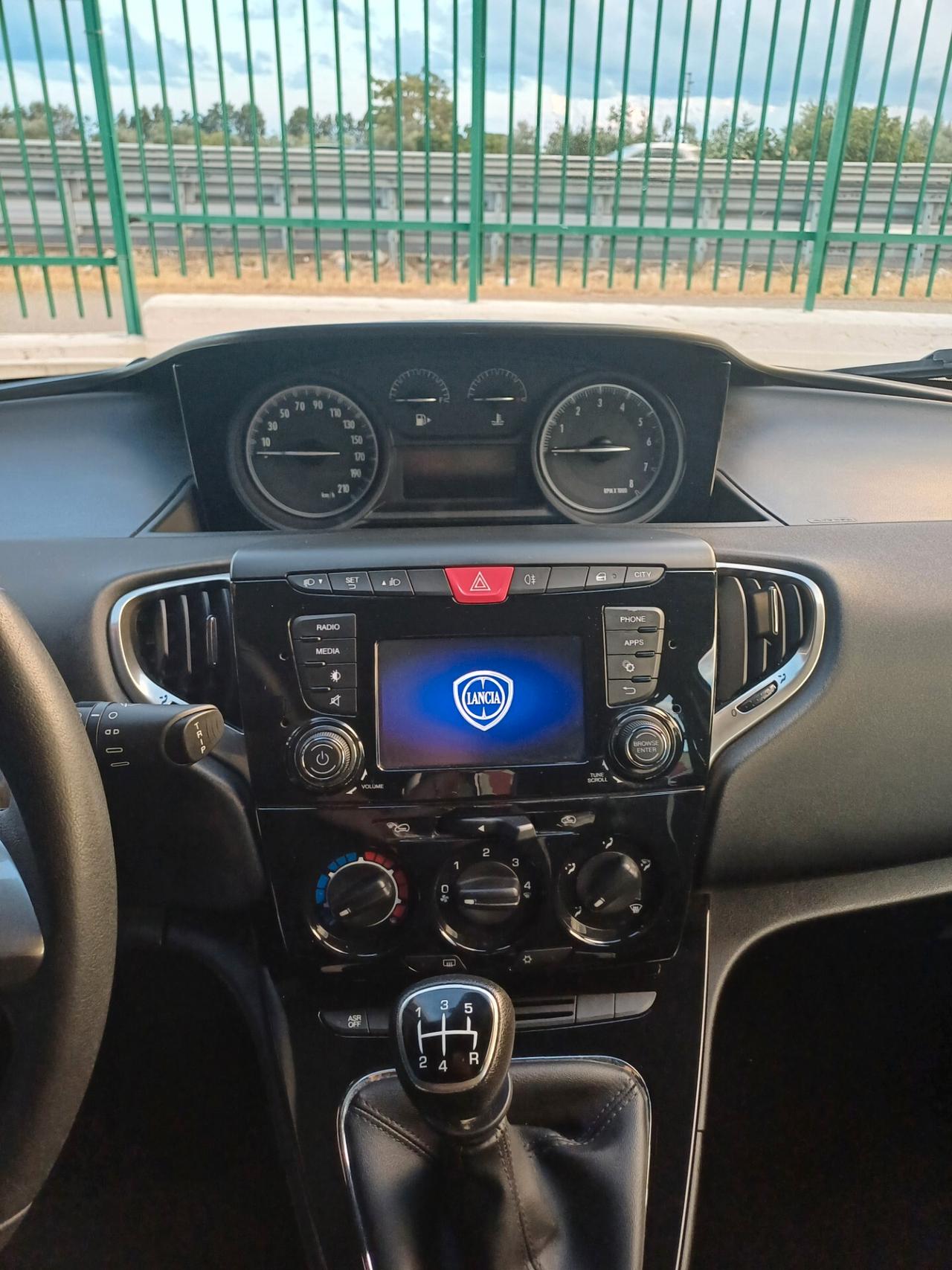 Lancia Ypsilon 1.2 69 CV 5 porte Gold