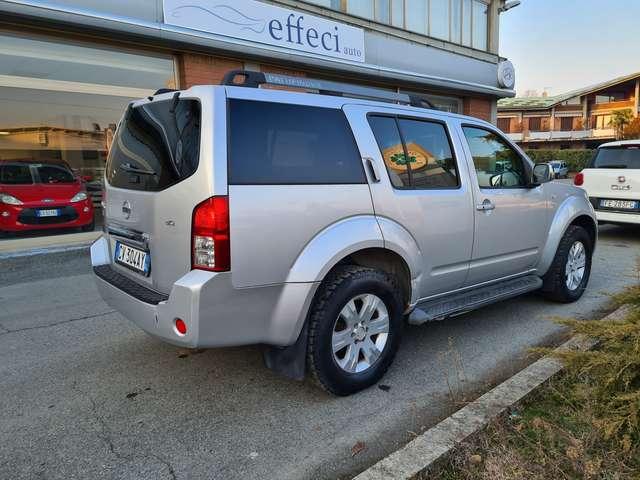 Nissan Pathfinder 2.5 dCi LE