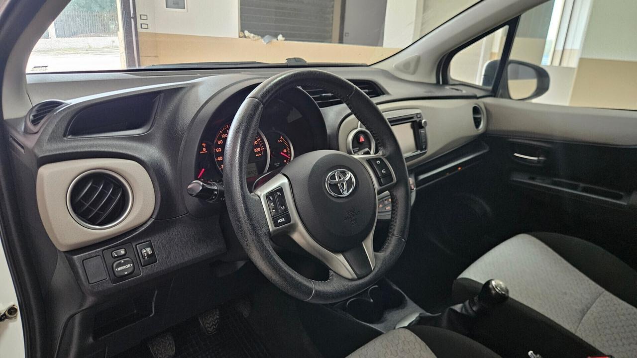 Toyota Yaris 1.0 5 porte Lounge