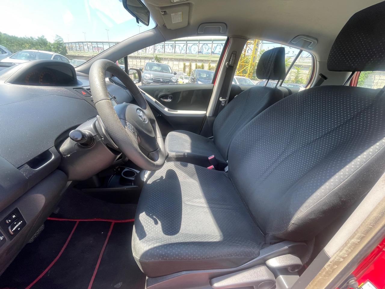 Toyota Yaris 1.3 5 porte M-MT AUTOMATICA GARANZIA