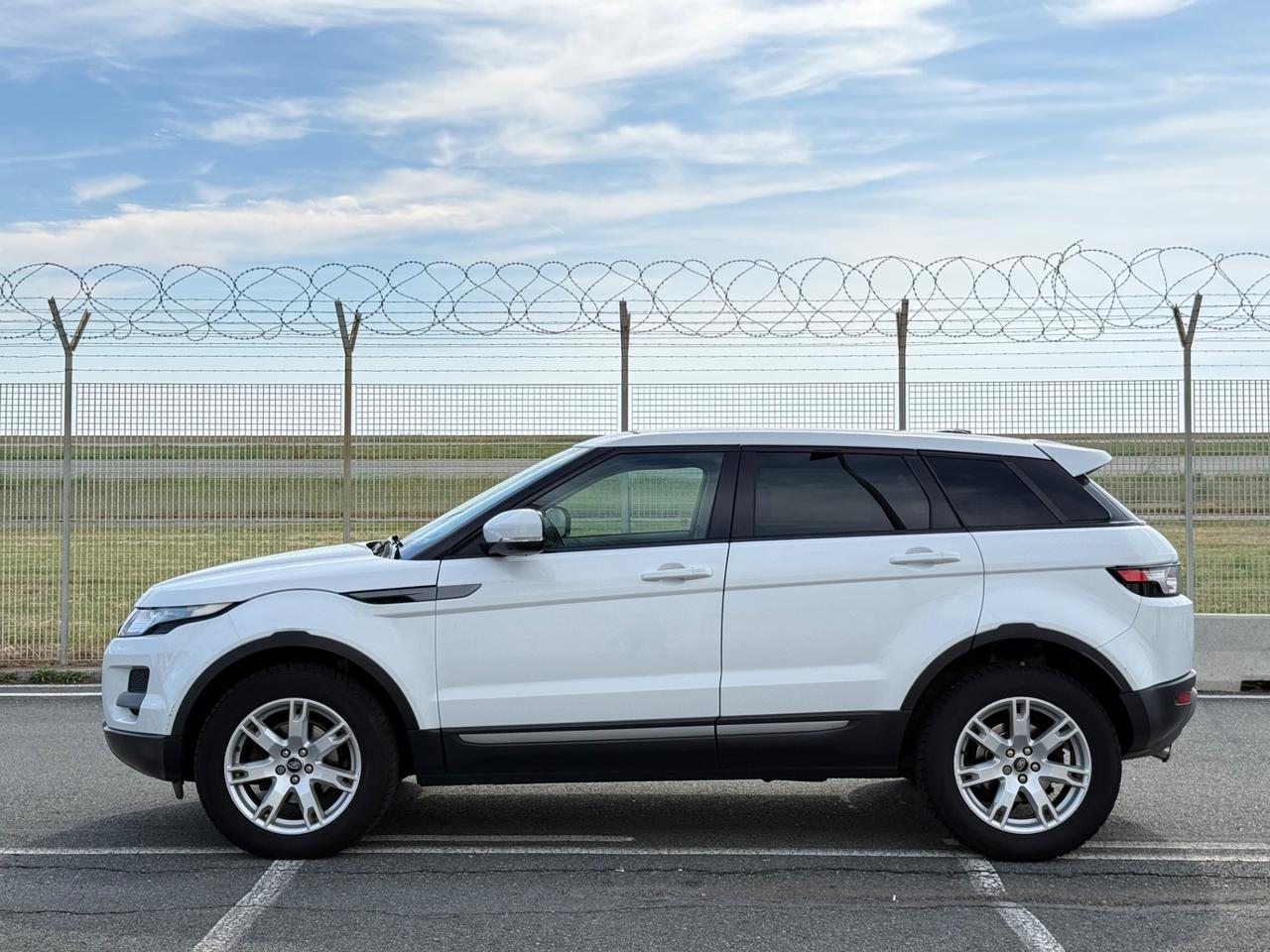 Land Rover Range Evoque 2.2 TD4 -150 Dynamic-PERMUTABILE