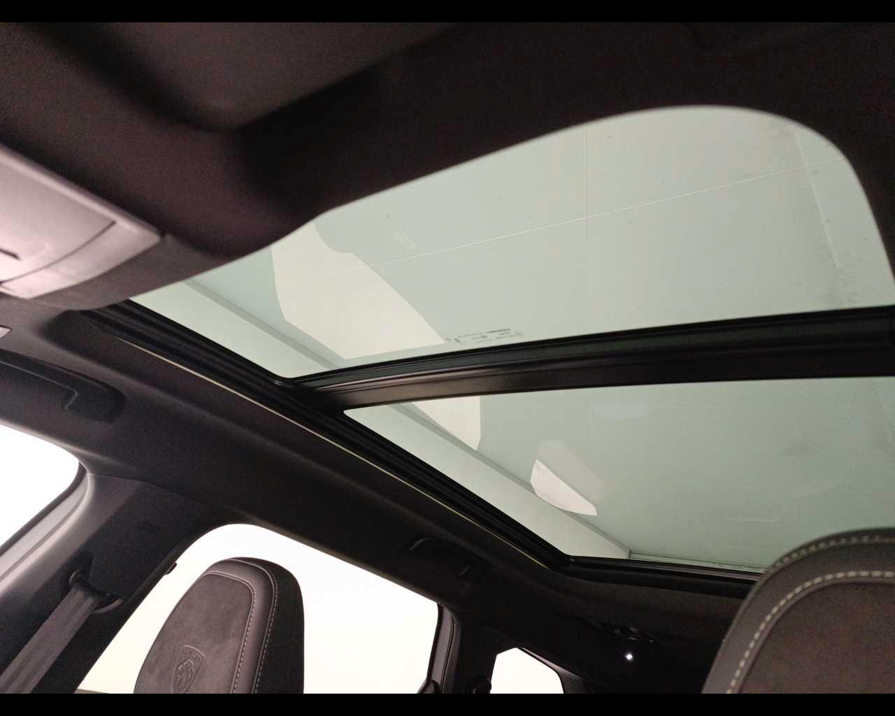 PEUGEOT Nuovo 5008 Hybrid 136 e-DCS6 GT