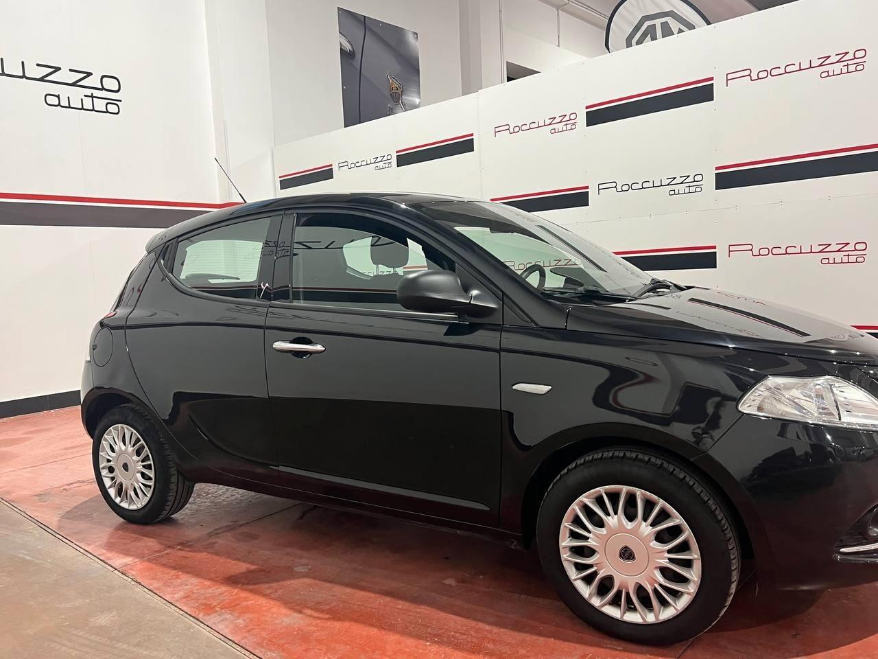 Lancia Ypsilon 1.2 69 CV 5 porte Silver