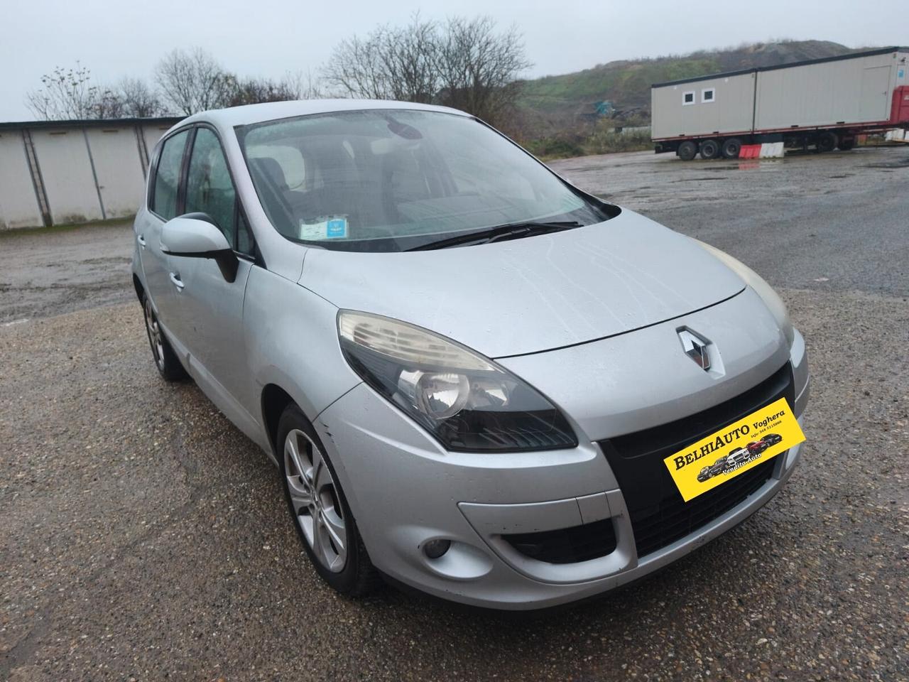 Renault Scenic 2012---1.5 Diesel