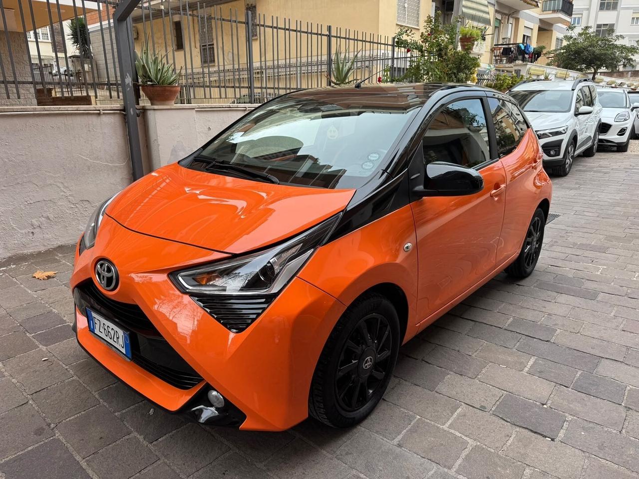 TOYOTA Aygo Connect 1.0 VVT-i 72CV 5P x-clusiv