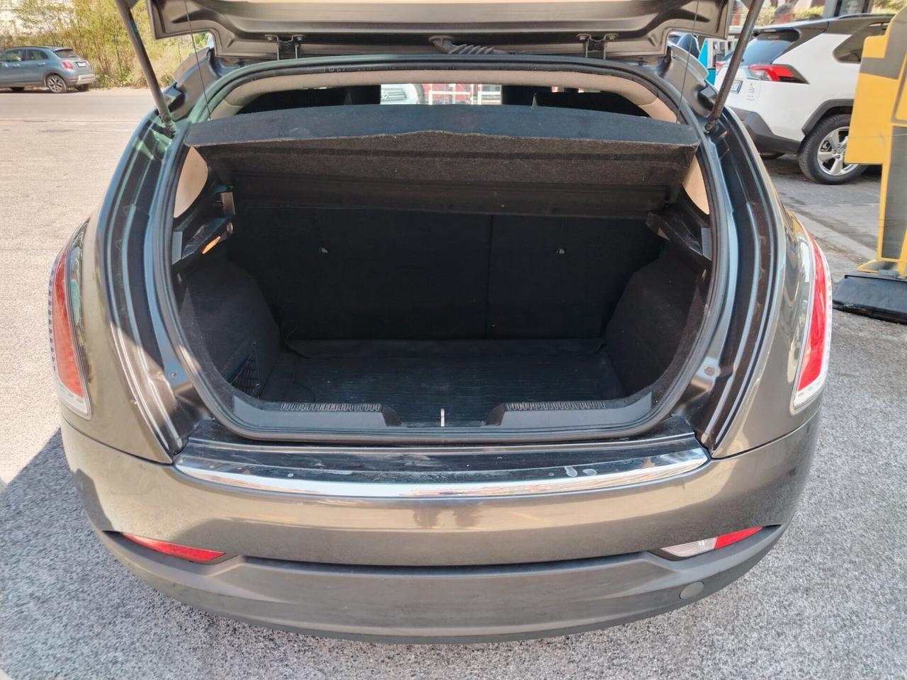 Lancia Delta 1.6 MJT DPF Argento