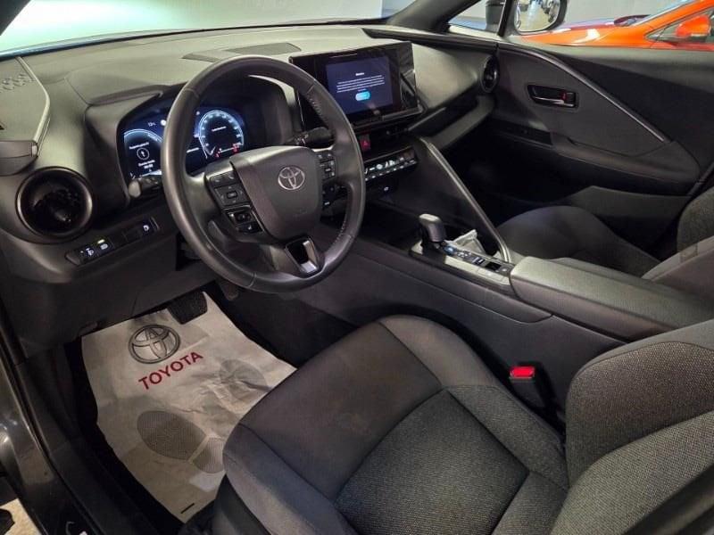 Toyota C-HR (2023-) 1.8 HV Active