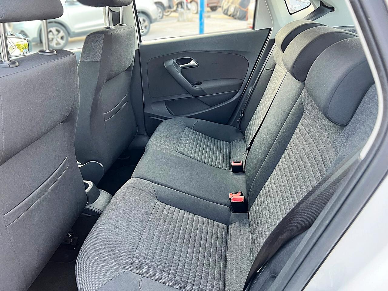 VOLKSWAGEN POLO 1.6 TDI 5P R-Line - 2012