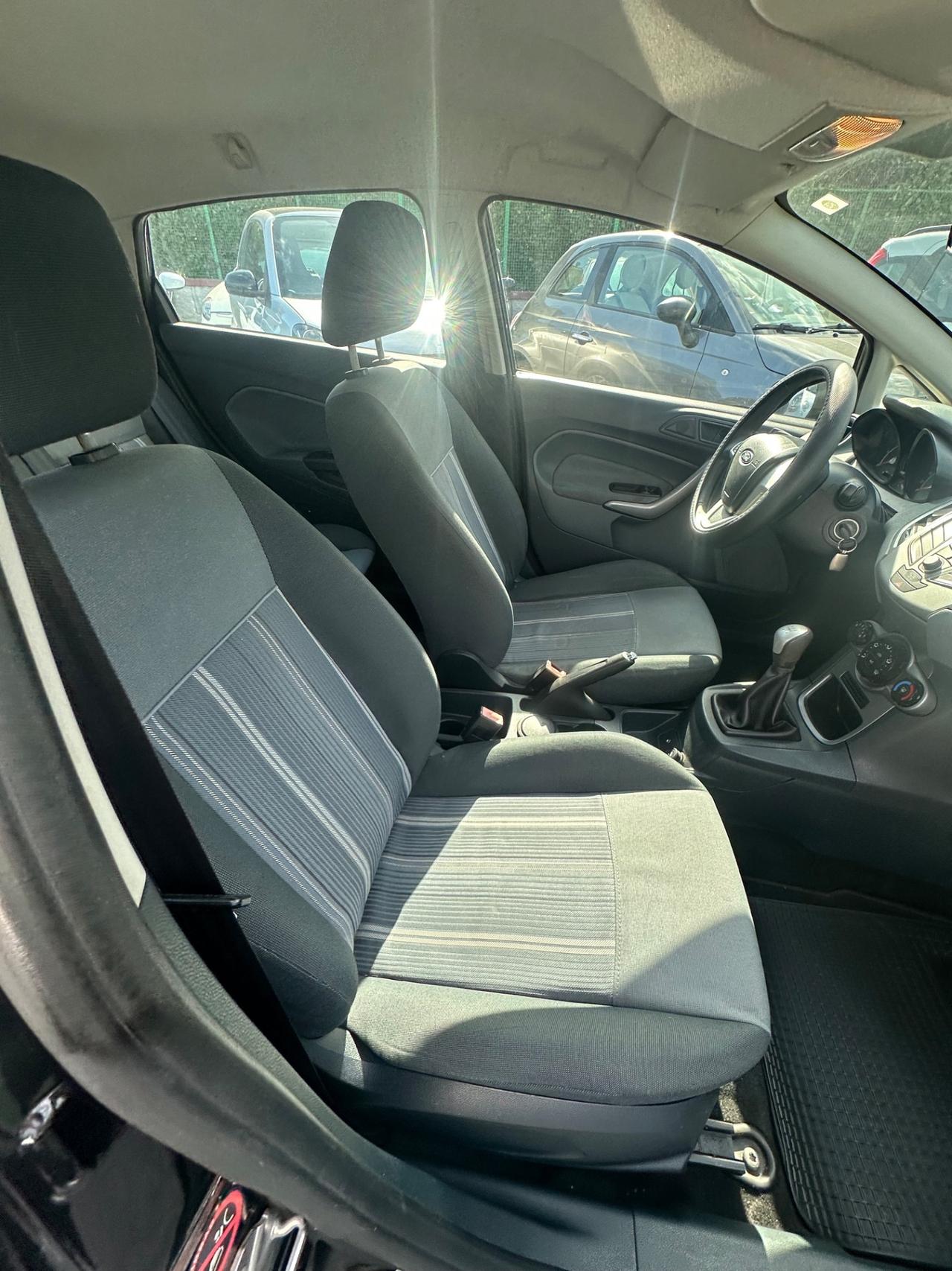 Ford Fiesta 1.4 TDCi 68CV 5 porte Titanium