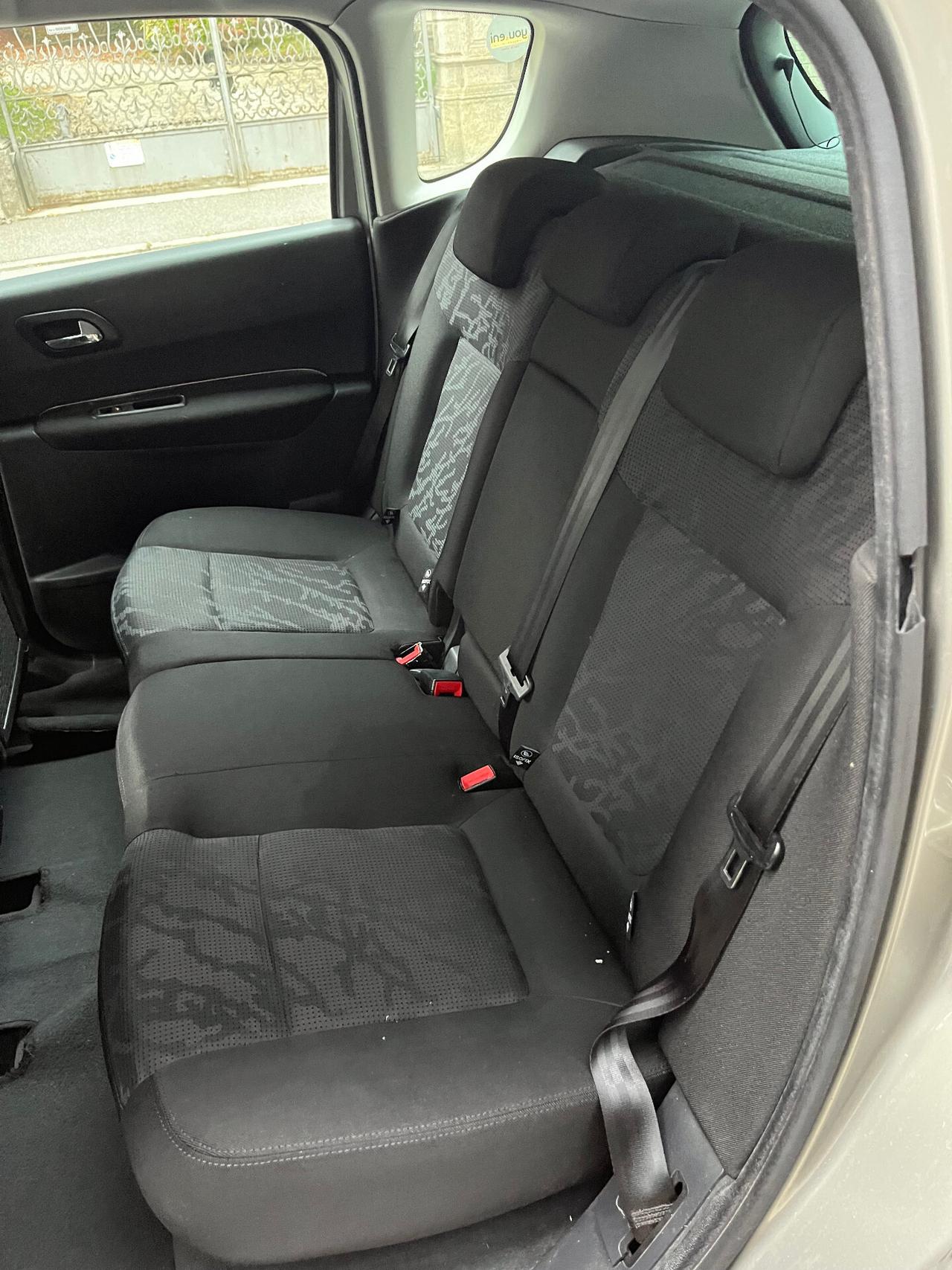 PEUGEOT 3008 1.6 HDi BUSINESS - ANCHE PER NEOPATENTATI - UNICO PROPRIETARIO - 2010 - PREZZO PER COMMERCIANTI