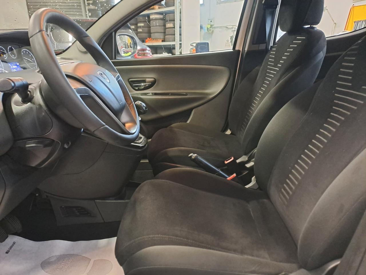 LANCIA YPSILON 1.2 BENZINA *OK NEOPATENTATI*