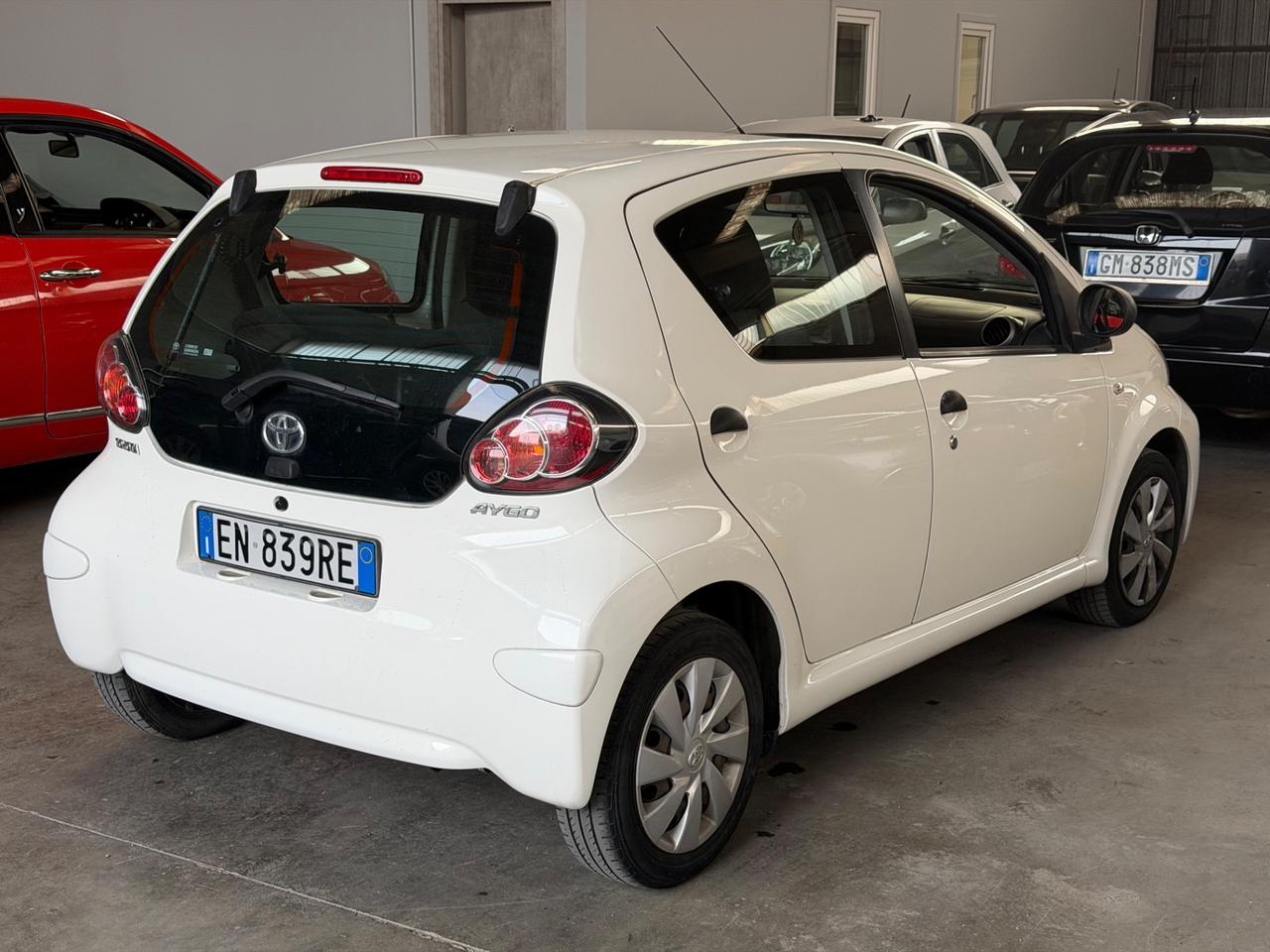Toyota Aygo 1.0 12V VVT-i 5 porte Lounge Connect