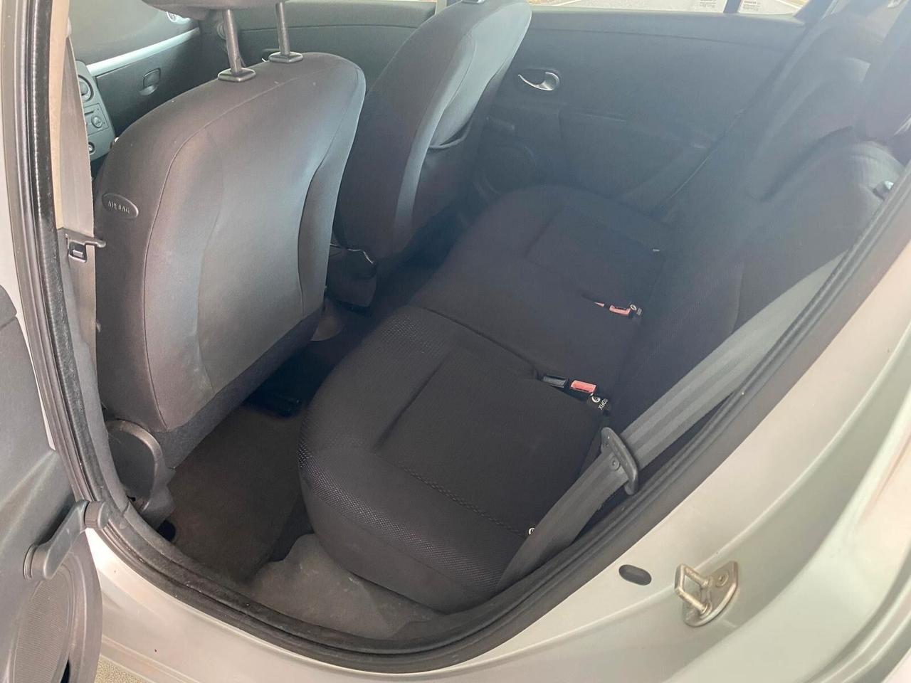 Renault Clio Storia 1.2 16V 5 porte