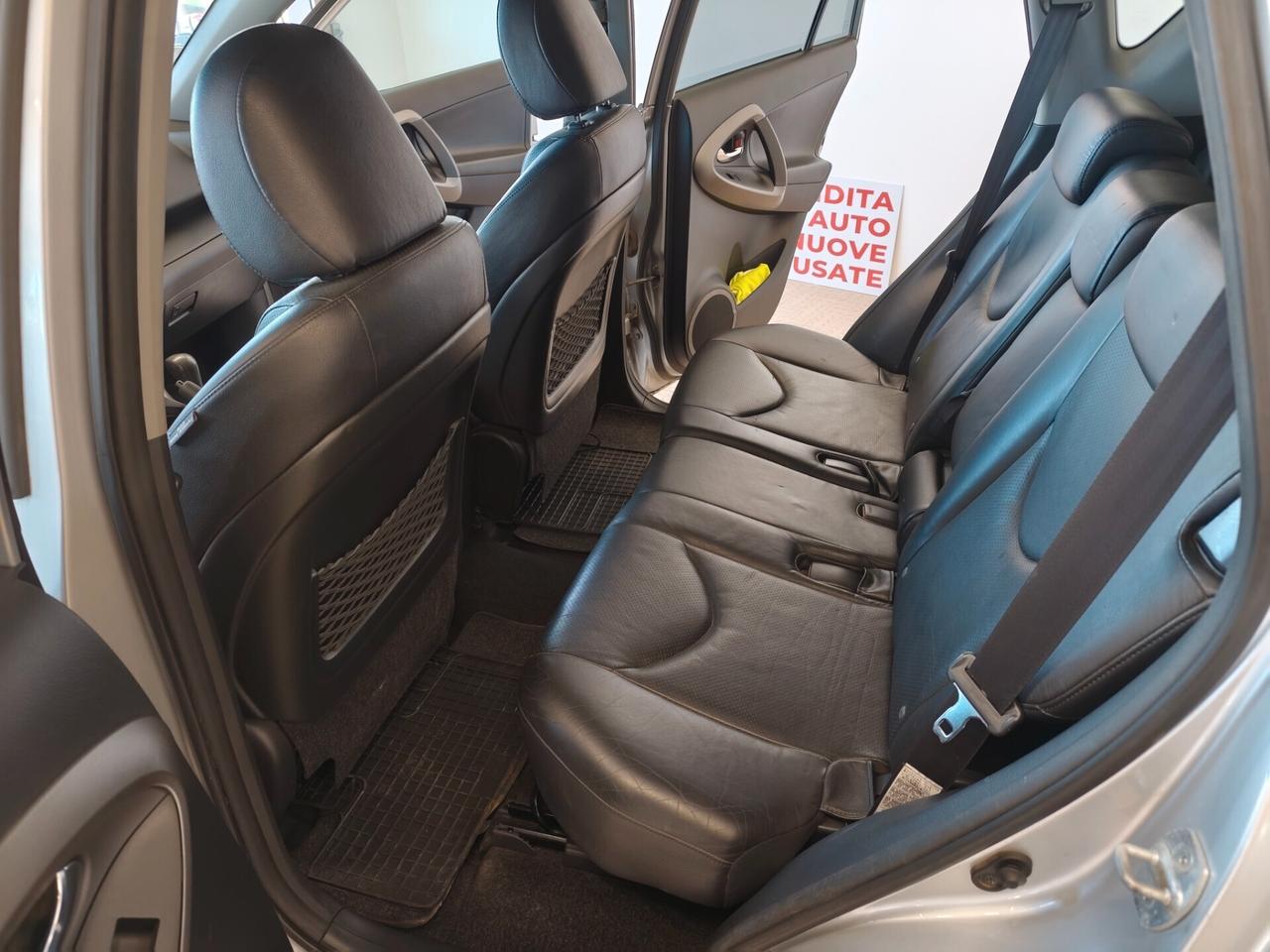 Toyota RAV 4 RAV4 Crossover 2.2 D-Cat A/T 150 CV Luxury