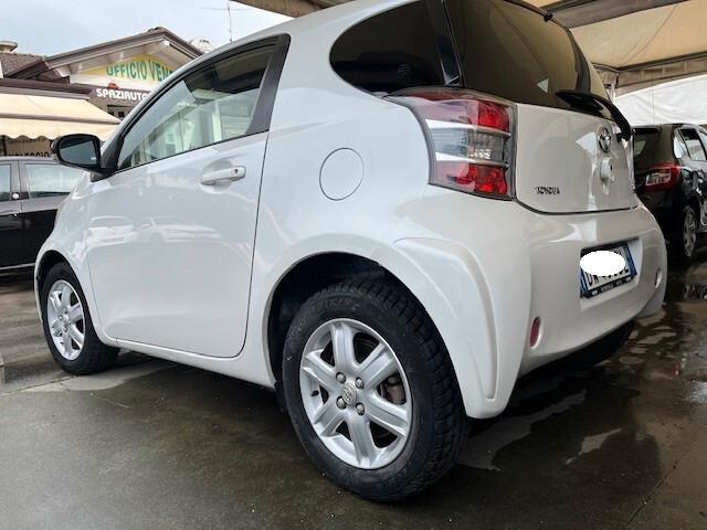 TOYOTA IQ AUTOMATICA