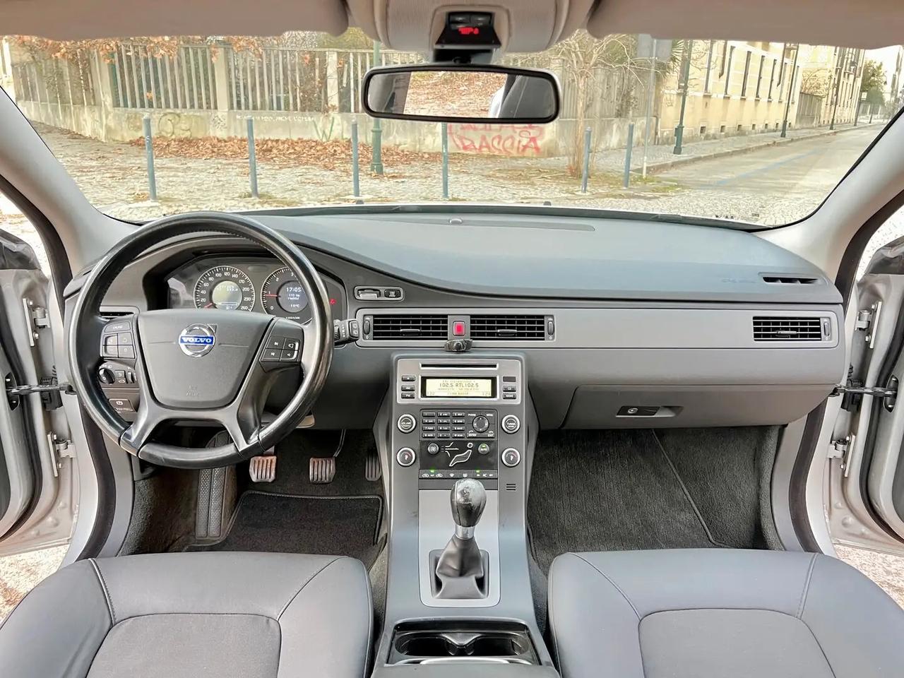 Volvo V70 2.0 D 136cv 6M Kinetic