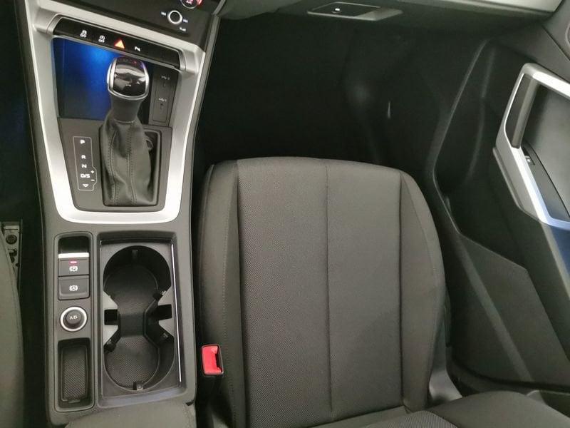 Audi Q3 35 2.0 tdi Business Advanced s-tronic