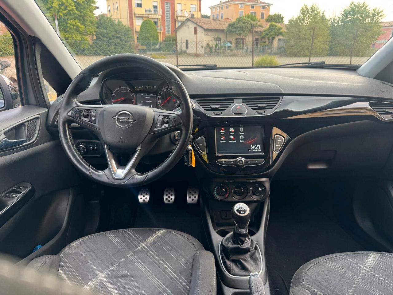 Opel Corsa 2017 1.4 90CV GPL 5 porte NEOPATENTATO