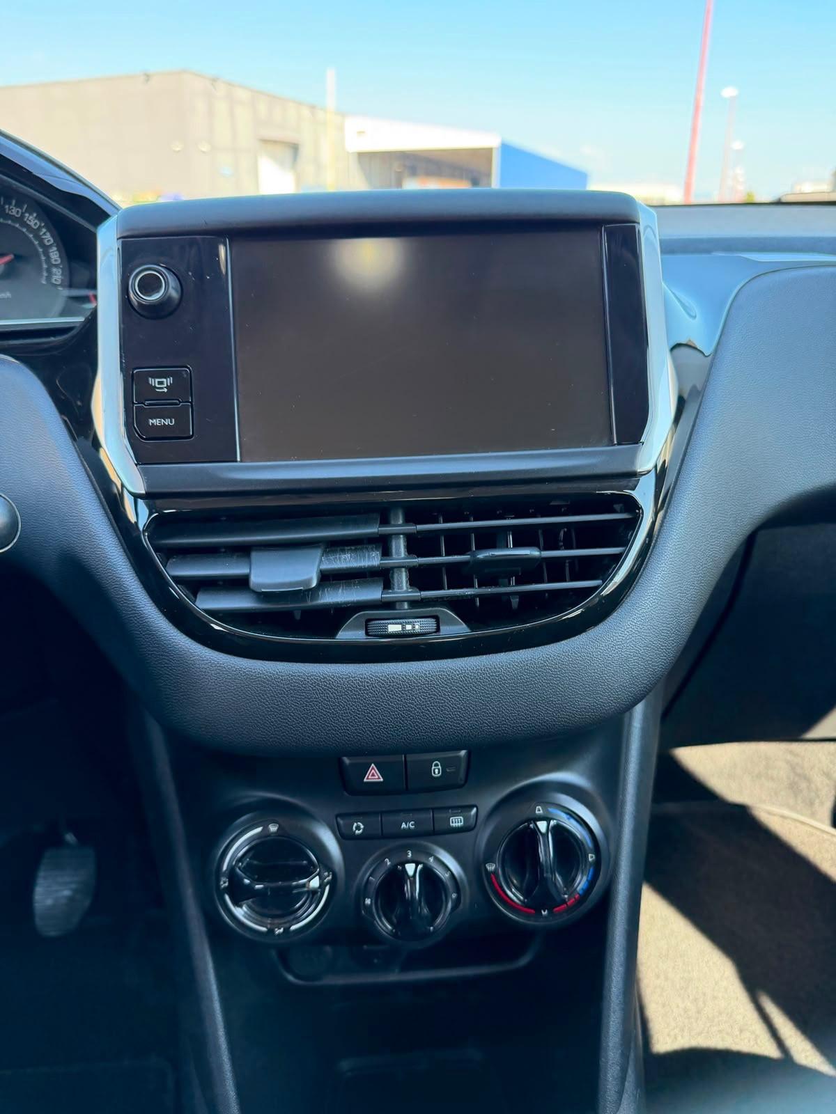 Peugeot 208 150000 KM GARANZIA 12 MESI